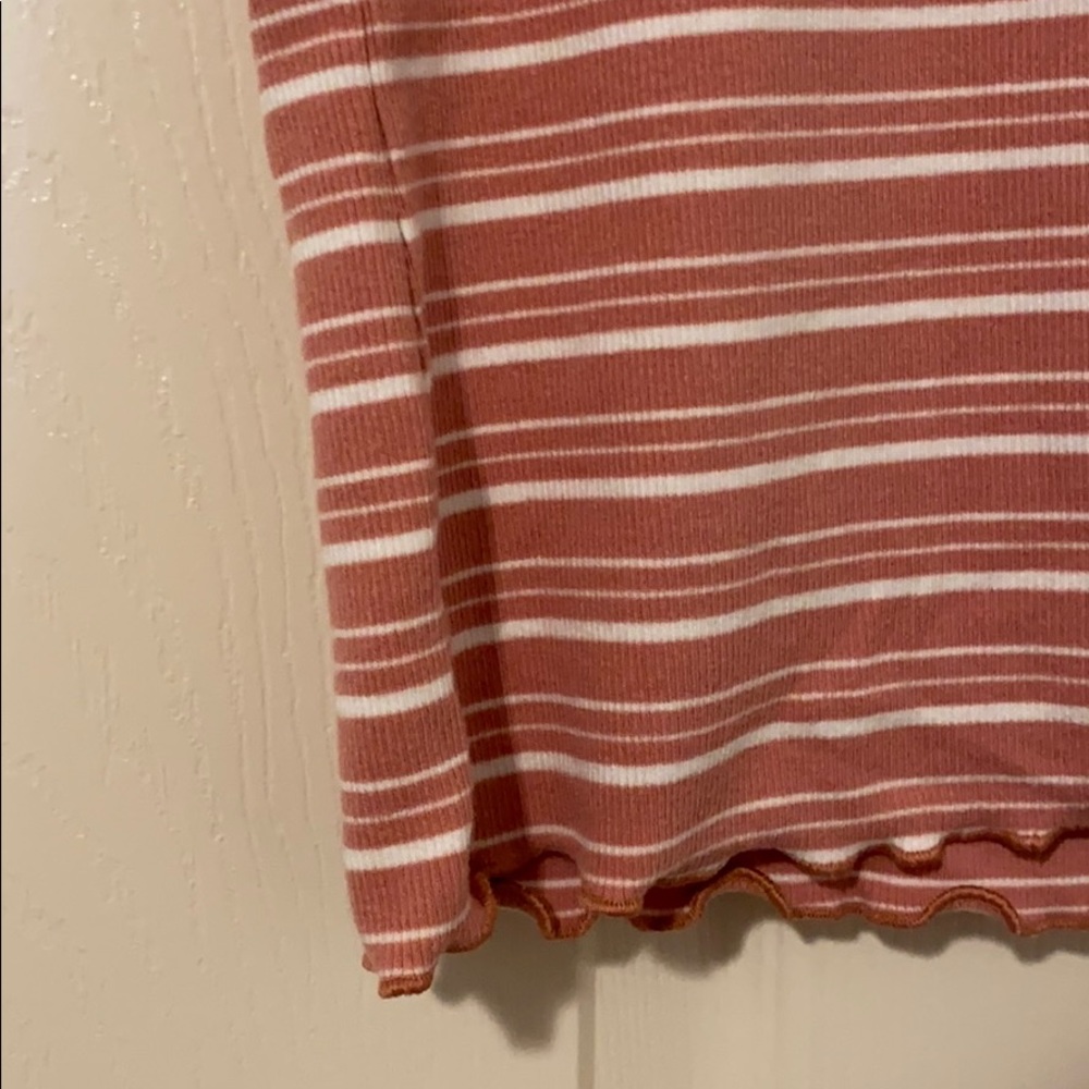 Stripped Ribbed Crop Top - Picture 4 of 4
